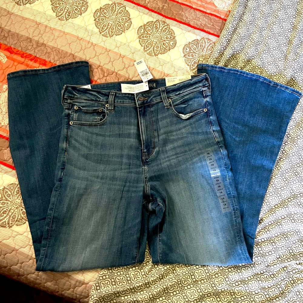 Brand New w/tags AE Super High Rise Jeans
